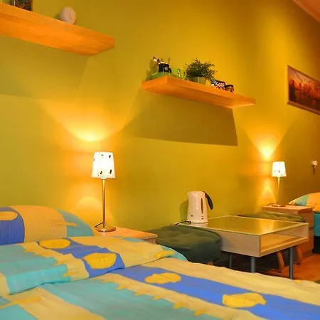 Rainbow 3 Apartment *